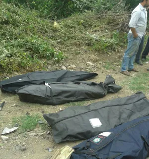 برخورد پژو 405 با مسافرین کنار جاده