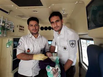 تولد نوزاد داخل آمبولانس اورژانس دادلو